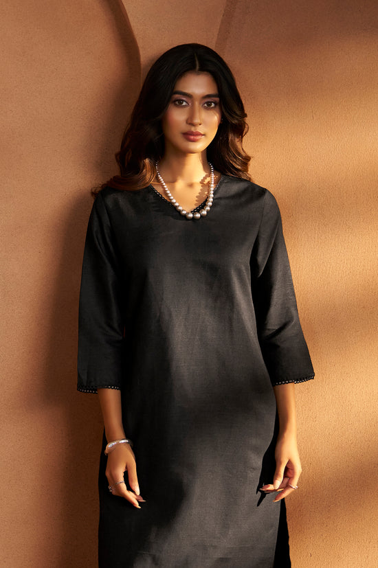 Women Black Cotton Calf-Length Kurta with Pant & Cream Chanderi Printed Dupatta